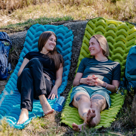 Постелки на промоционални цени – къмпинг сезонът започва