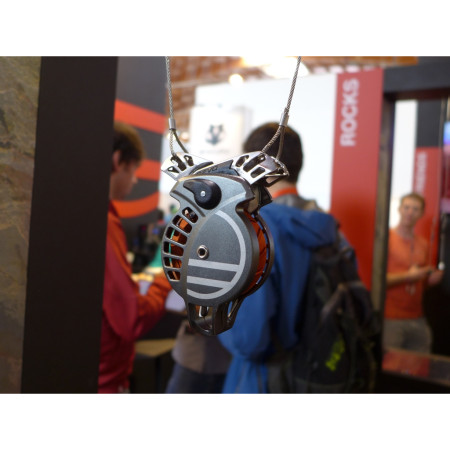 Полуавтоматичен осигурител Wild Country Revo