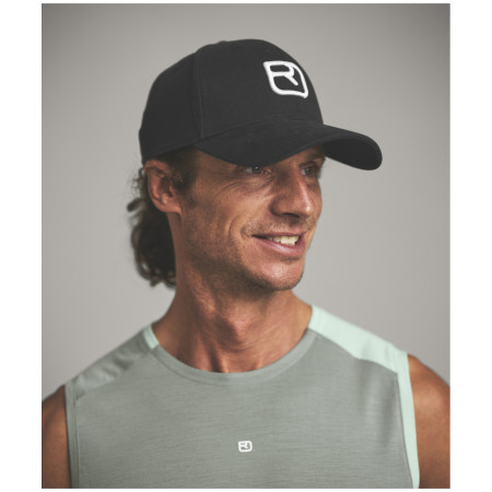 Шапка с козирка Ortovox Logo Flex Cap