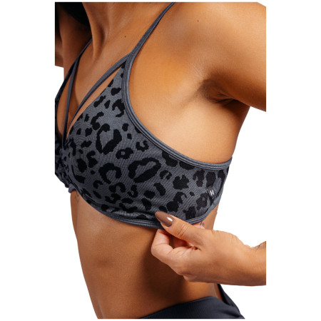 Спортен сутиен Nebbia Medium Support Leopard Sports Bra Primal