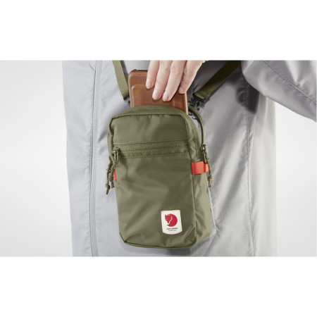 Чантичка за през рамо Fjällräven High Coast Pocket
