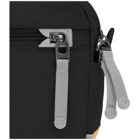 Чанта през рамо Pacsafe Go Crossbody
