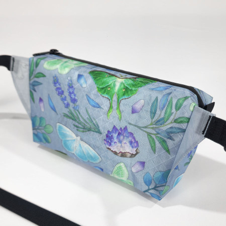 Чанта за кръста High Tail Designs Fanny Pack Nocturna