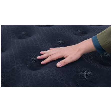 Надуваем дюшек Outwell Superior Double w/ Built-in Pump