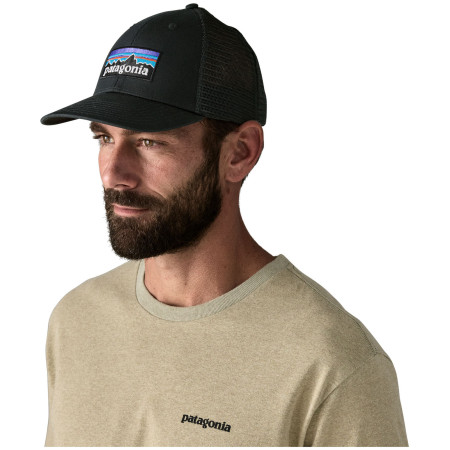 Шапка с козирка Patagonia P-6 Logo LoPro Trucker Hat