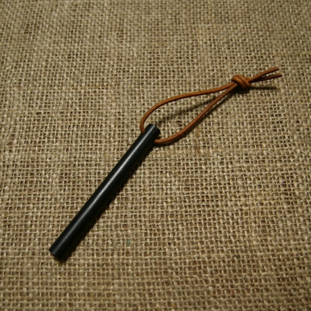 Кремък запалка JUBÖ Bushcraft Firesteel Stick черен