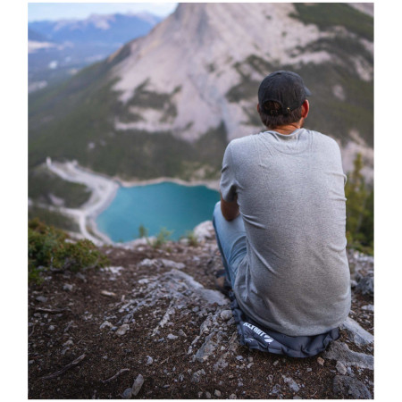 Надуваем стол Klymit V Seat