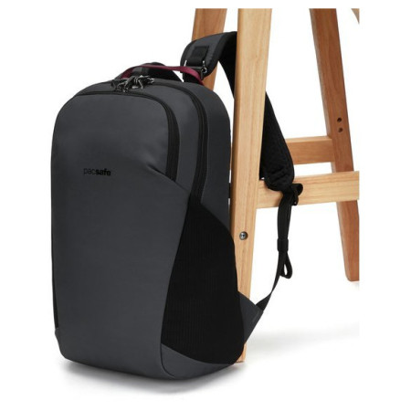 Раница със защита Pacsafe Vibe 20l
