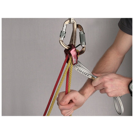 Осигурител Singing Rock Shuttle