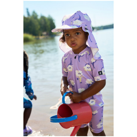 Детска шапка с периферия Reima Mustekala