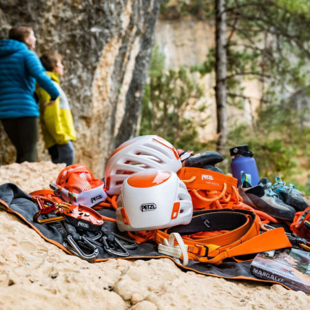 Катерачна каска Petzl Sirocco