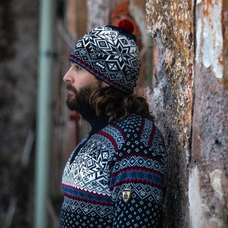 Плетена шапка от мериносана вълна Kama AW41