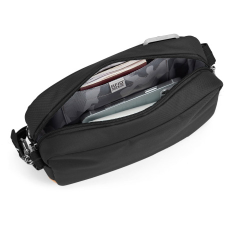 Чанта през рамо Pacsafe Go Crossbody